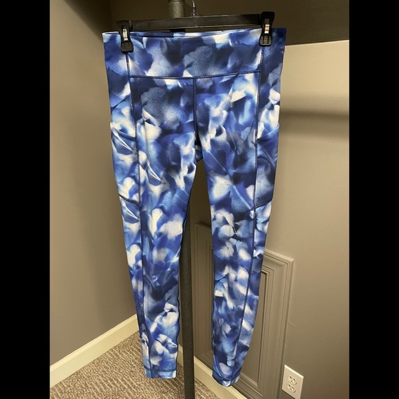 Lululemon Speed Up Tight *Full-On Luxtreme 28" - Picture 4 of 11